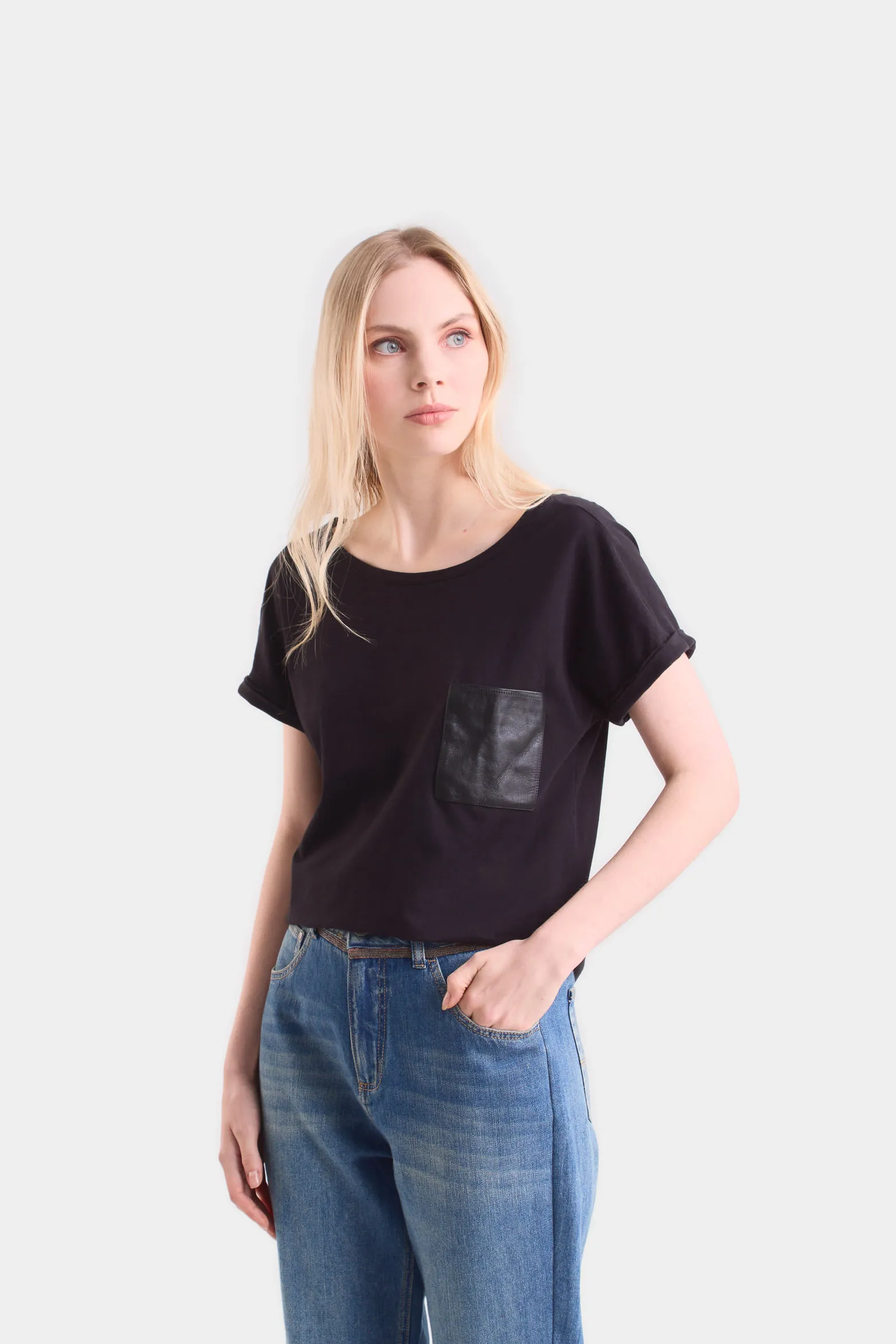 Camiseta manga corta para mujer bolsillo cuero