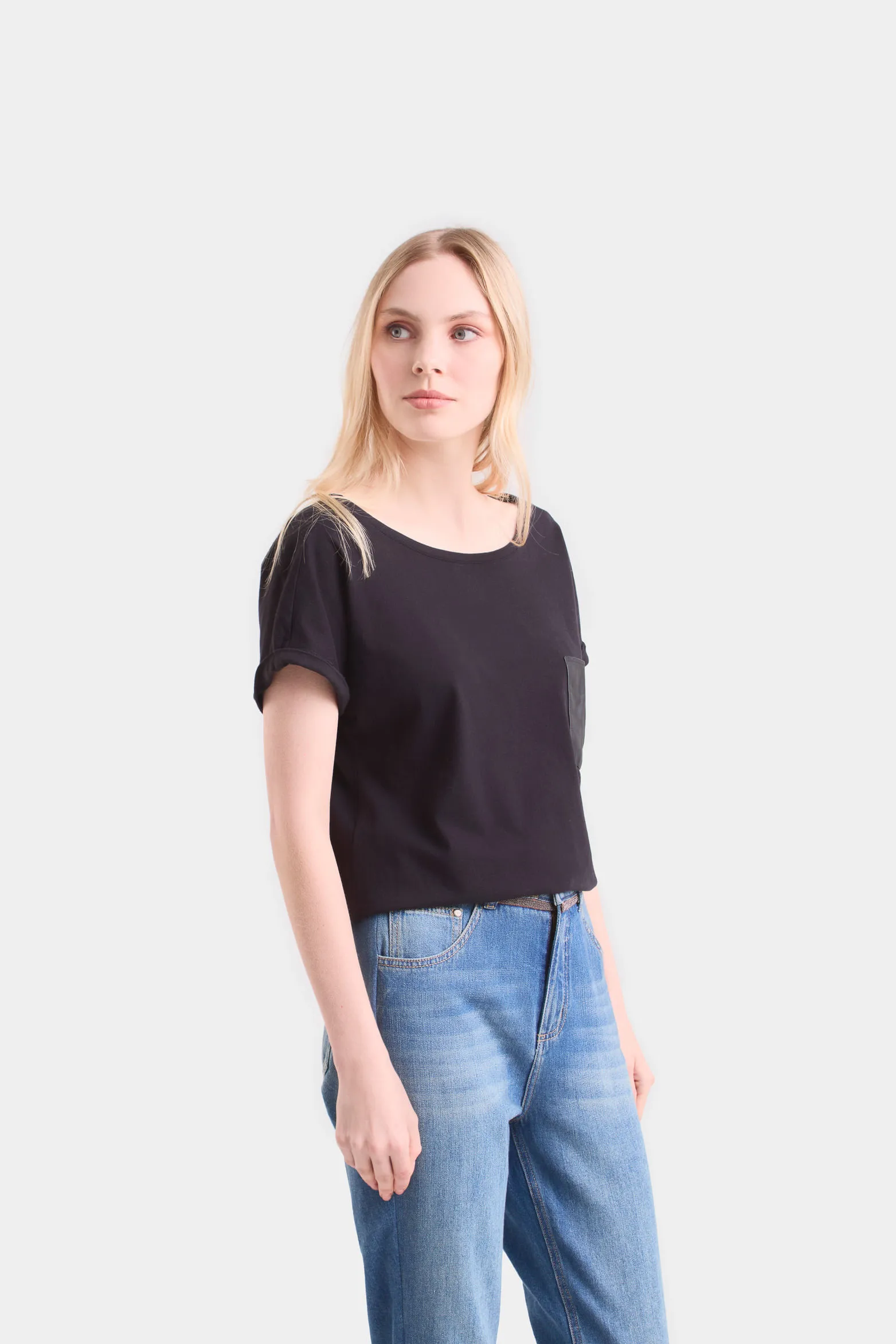 Camiseta manga corta para mujer bolsillo cuero