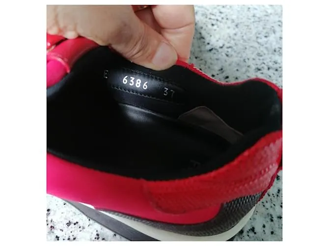 Fendi Zapatillas Roja 