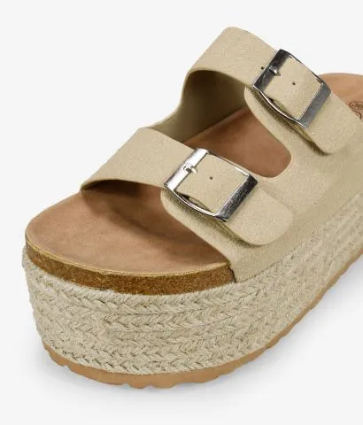 Sandalias beige con plataforma de esparto