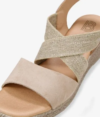 Sandalias beige en serraje piel con elásticos