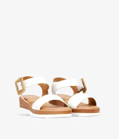 Sandalias blancas con cuña efecto madera