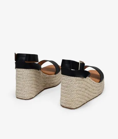 Sandalias blancas con cuña y plataforma de esparto