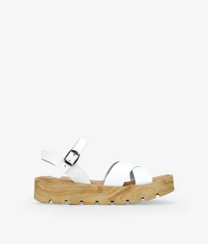 Sandalias blancas en piel con plataforma de madera