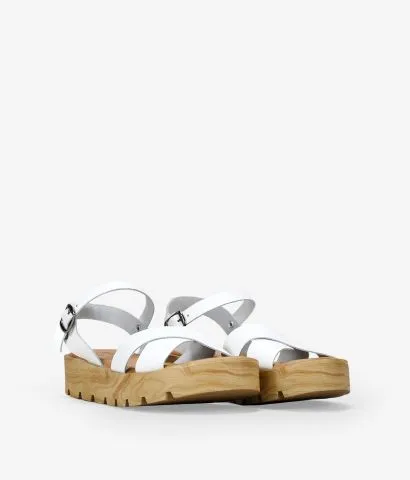 Sandalias blancas en piel con plataforma de madera