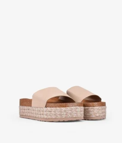 Sandalias de plataforma beige con suela de esparto bicolor