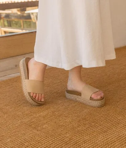 Sandalias de plataforma beige con suela de esparto bicolor