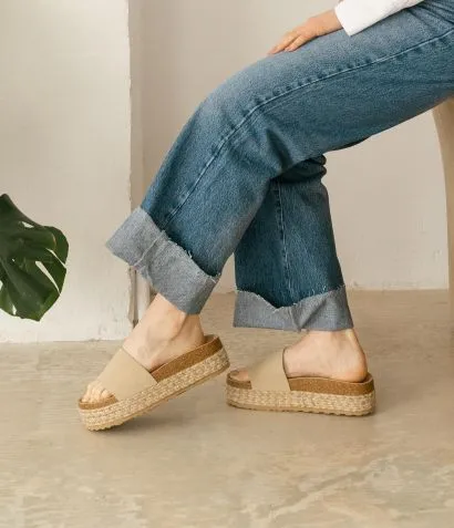 Sandalias de plataforma beige con suela de esparto bicolor