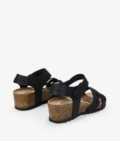 Sandalias marrones con cuña de corcho