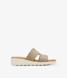 Sandalias marrones en piel con cuña