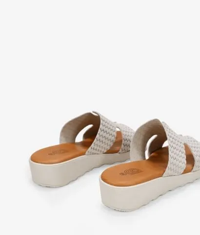 Sandalias marrones en piel con cuña