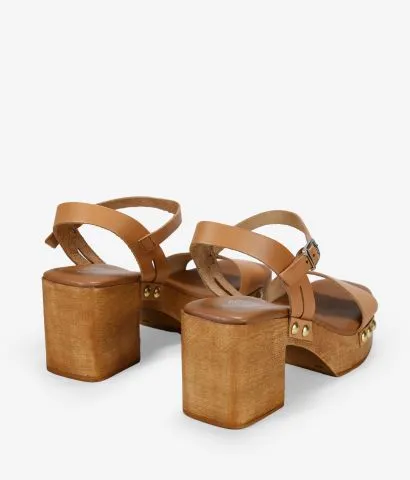 Sandalias marrones en piel 