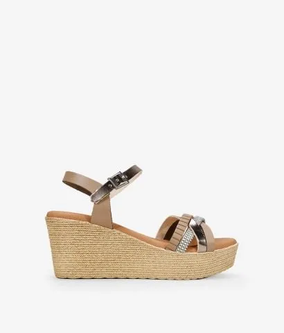 Sandalias mde piel marrones con cuña de esparto