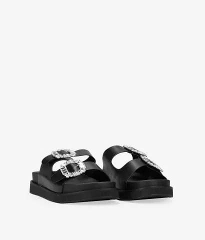 Sandalias negras con hebillas brillantes